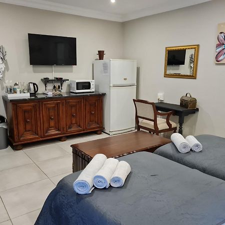 House Mulberry Guesthouse Pretoria-Noord Rum bild